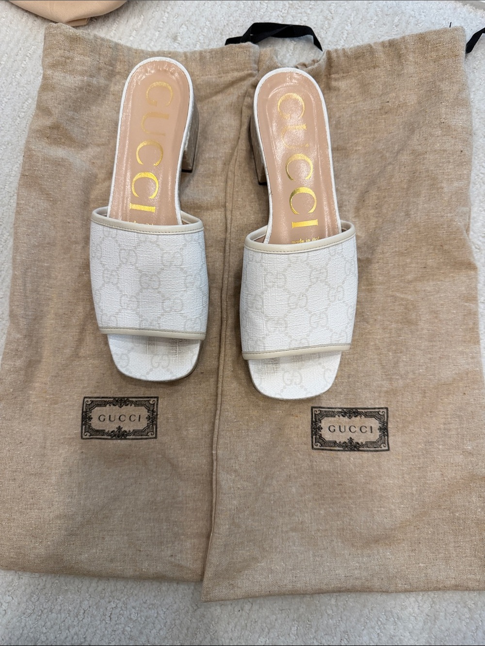 Women's GG slide sandal Gucci 37.5 white supreme